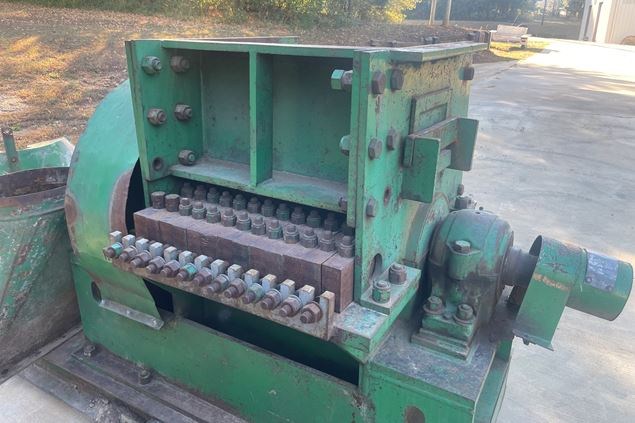 Montgomery Industries 26 Hogs and Wood Grinders
